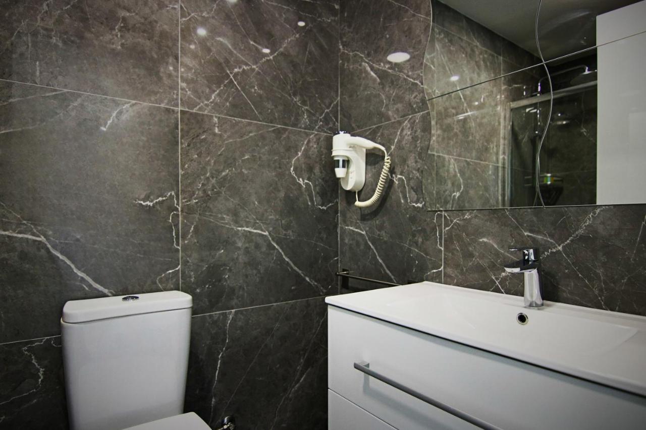 Phaedrus Living: Luxury Suite Nicosia 509 ภายนอก รูปภาพ