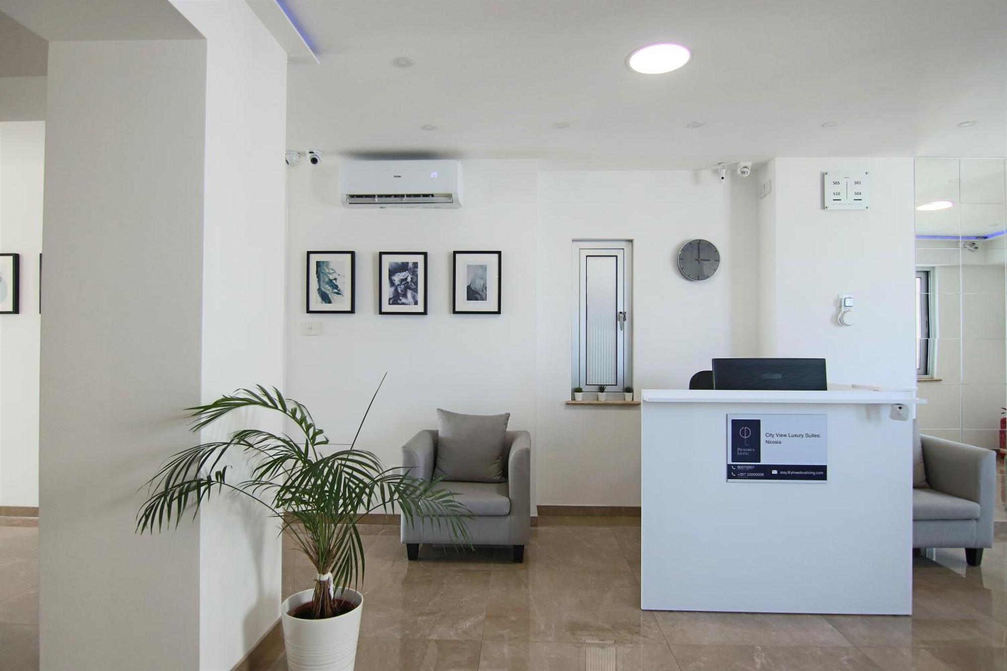 Phaedrus Living: Luxury Suite Nicosia 509 ภายนอก รูปภาพ